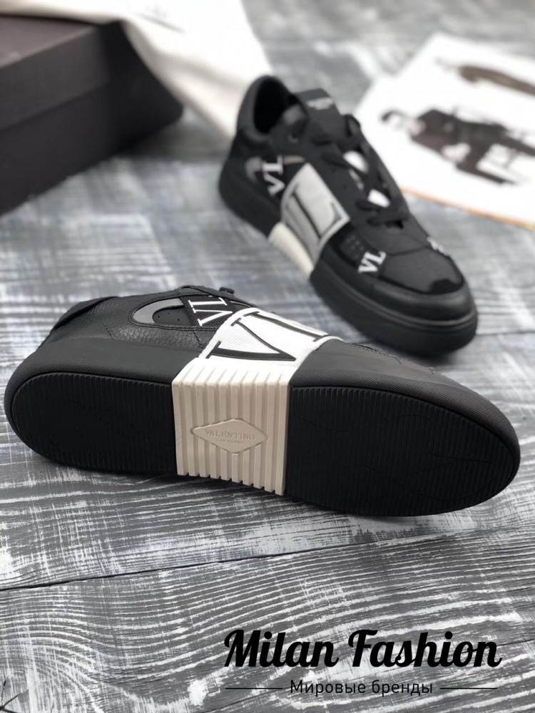 Сникерсы Valentino v0643. Вид 5