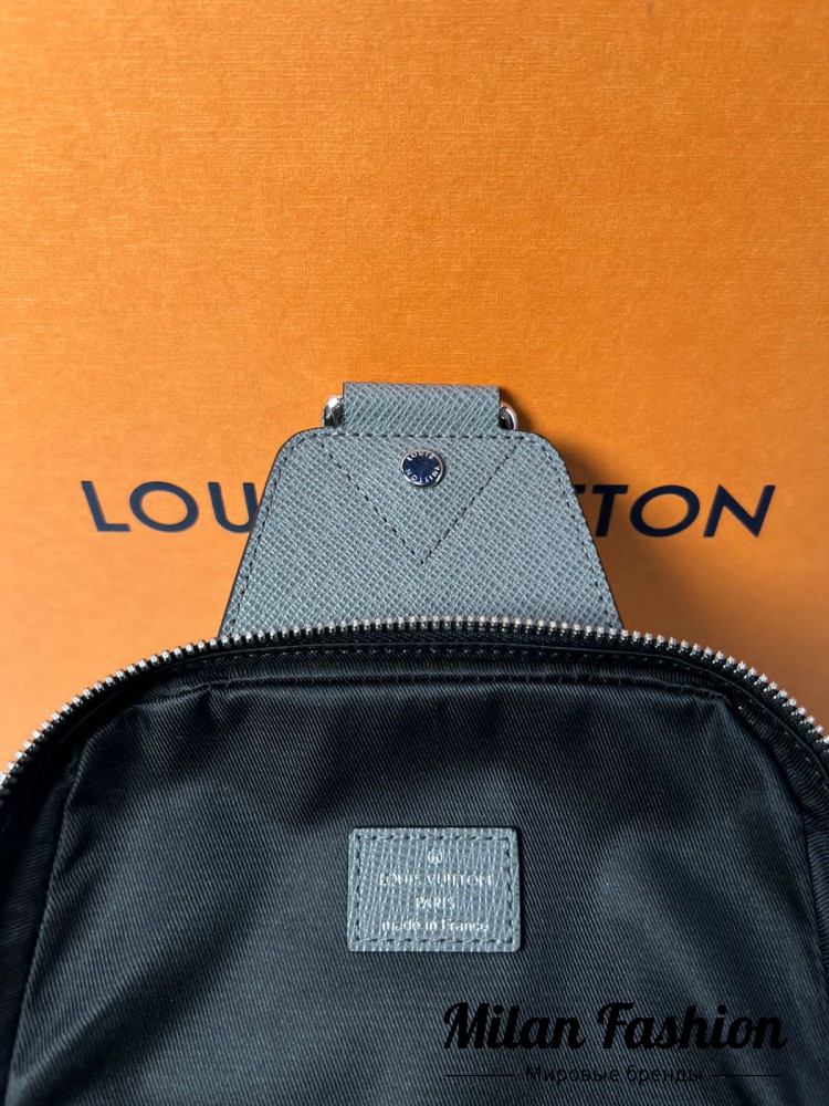 Сумка -слинг Avenue  Louis Vuitton V14270. Вид 4
