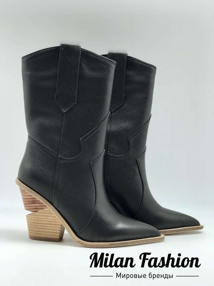 Ботинки Fendi V4531. Вид 1