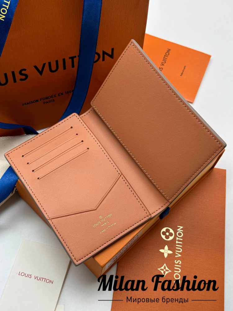 Обложка на паспорт  Louis Vuitton V52037. Вид 3