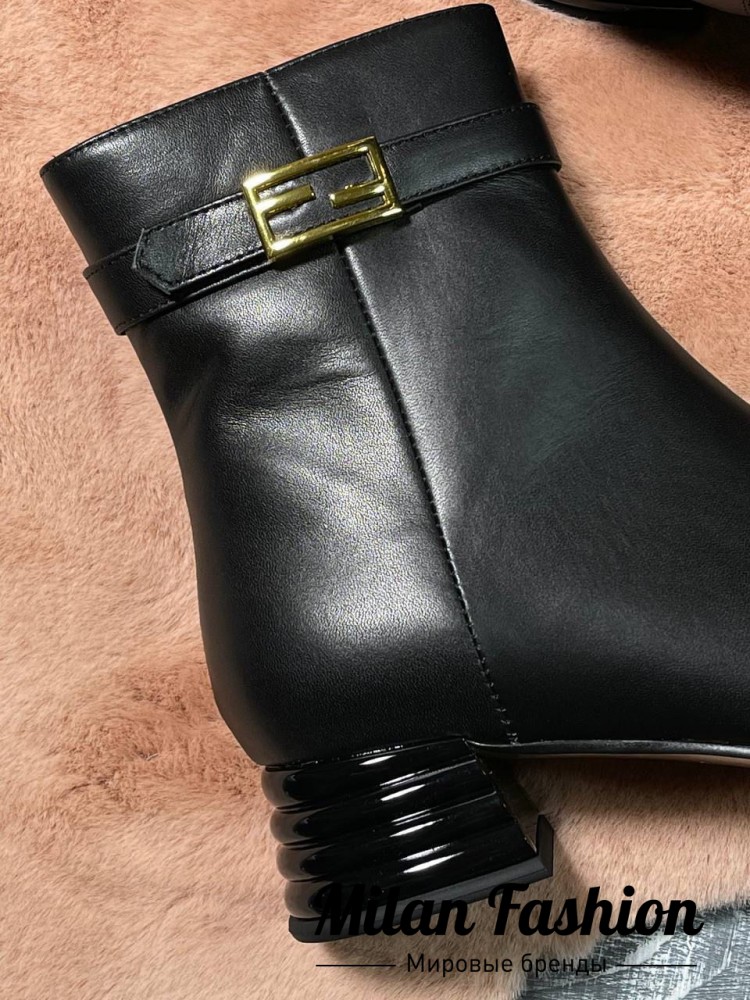 Ботинки  Fendi V10516. Вид 6