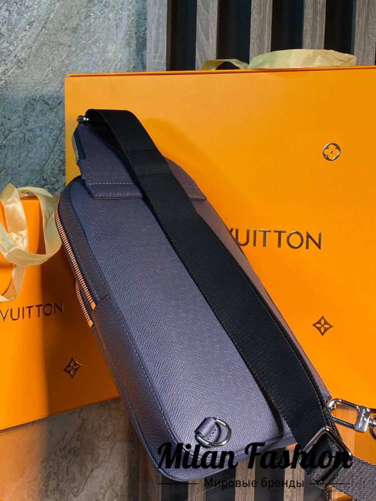 Сумка-слинг Avenue  Louis Vuitton V43620. Вид 6