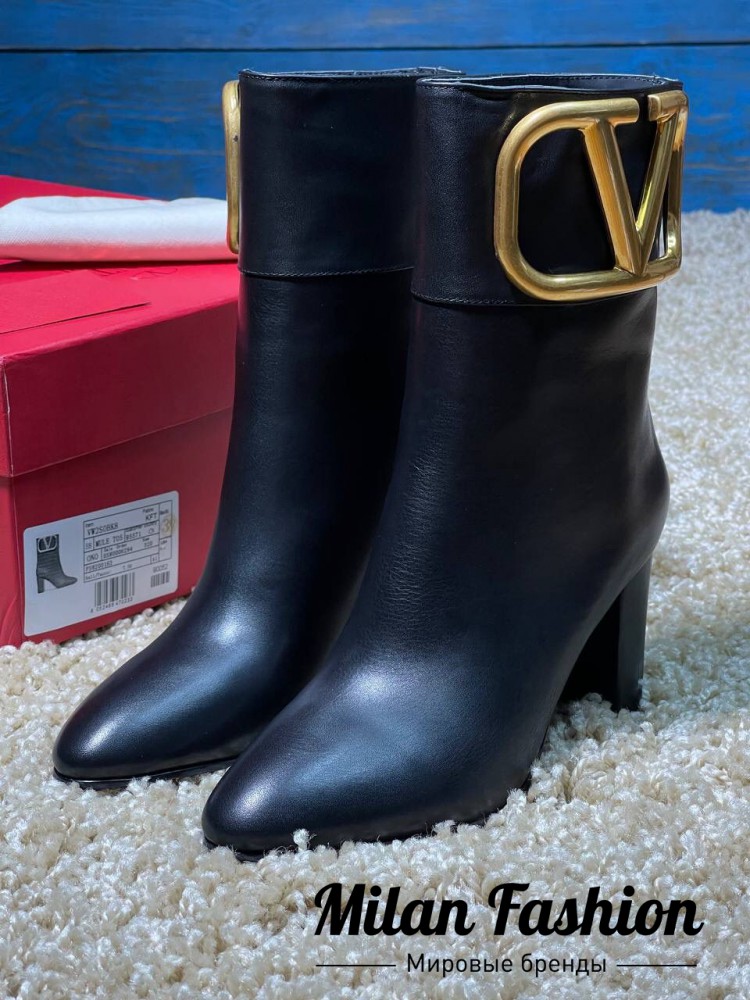 Ботинки  Valentino V13642. Вид 1