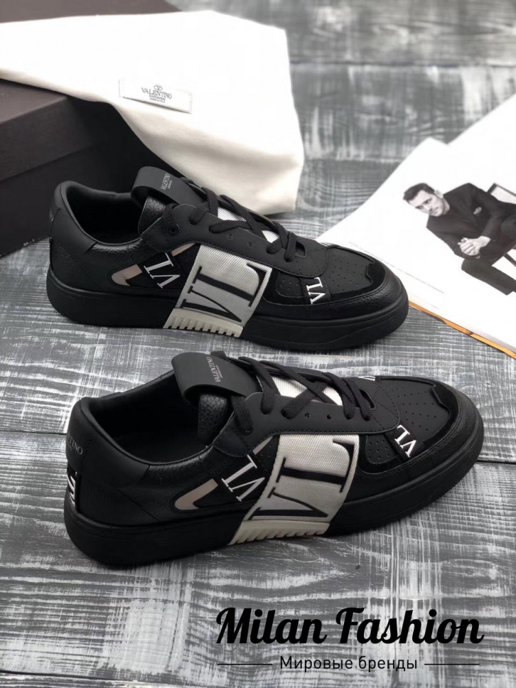 Сникерсы Valentino v0643. Вид 1