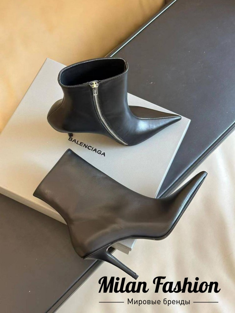 Ботинки  Balenciaga V35051. Вид 2