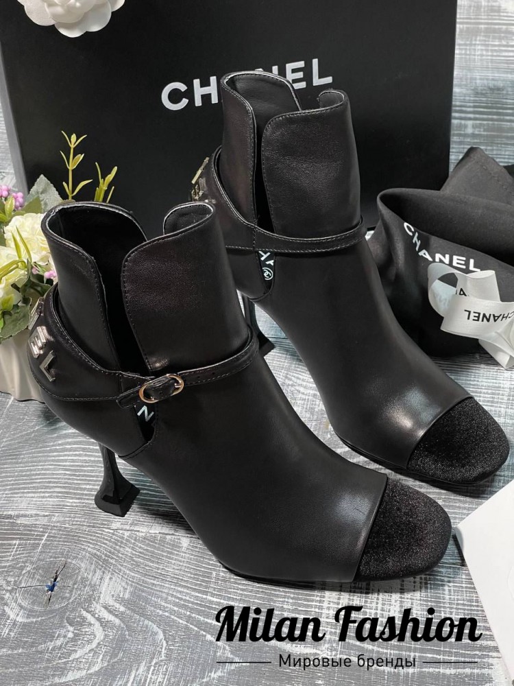 Ботинки  Chanel V10187. Вид 1