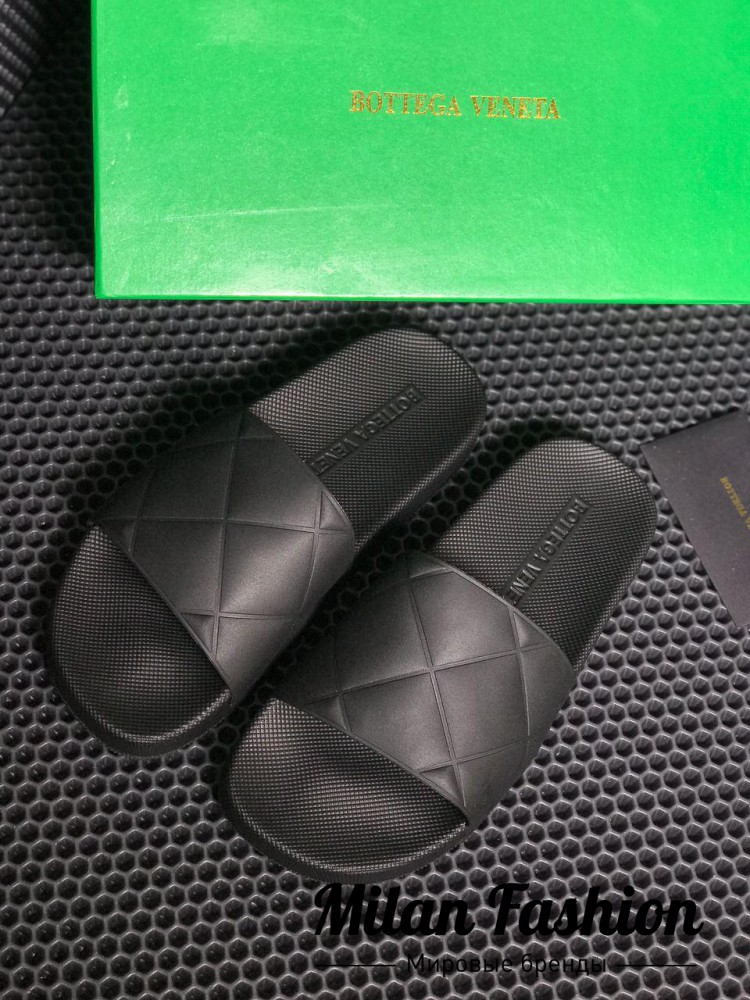 Шлёпанцы  Bottega Veneta V7140. Вид 1