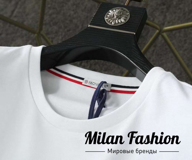 Футболка  Moncler V33492. Вид 3