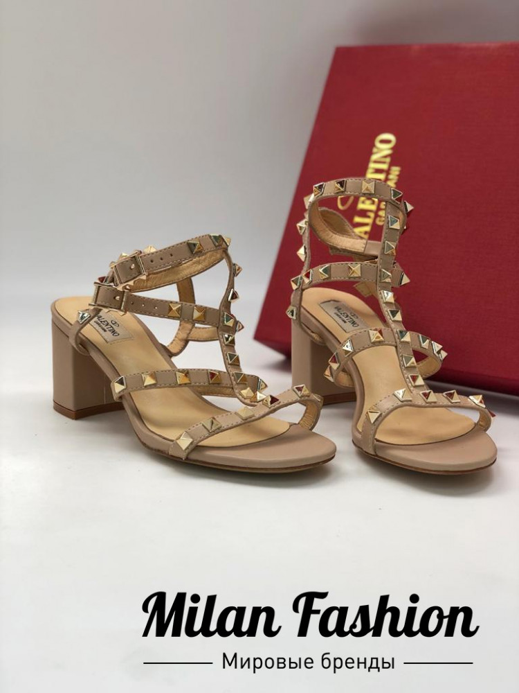 Босоножки Rockstud Valentino V2627. Вид 1