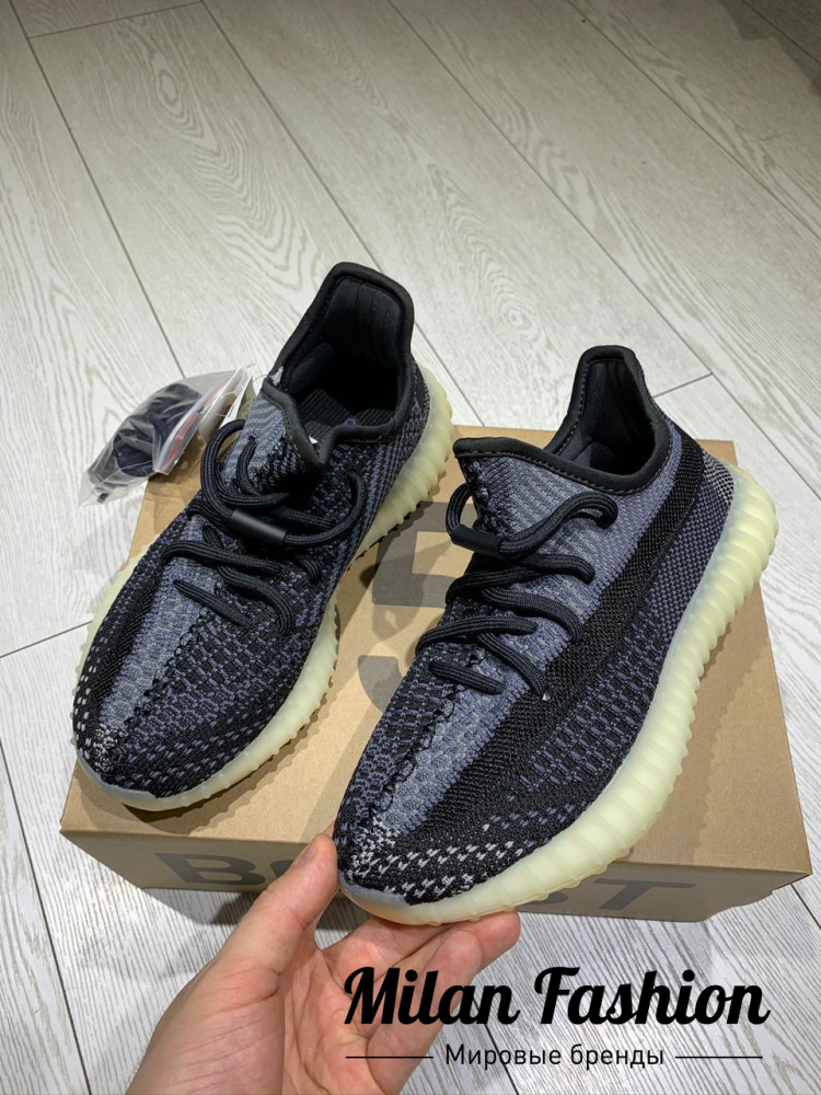 Кроссовки Adidas Yeezy Boost V4700. Вид 1