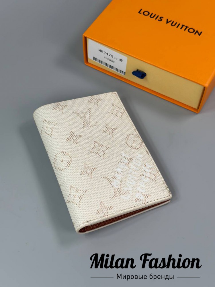 Обложка на паспорт  Louis Vuitton V25342. Вид 1