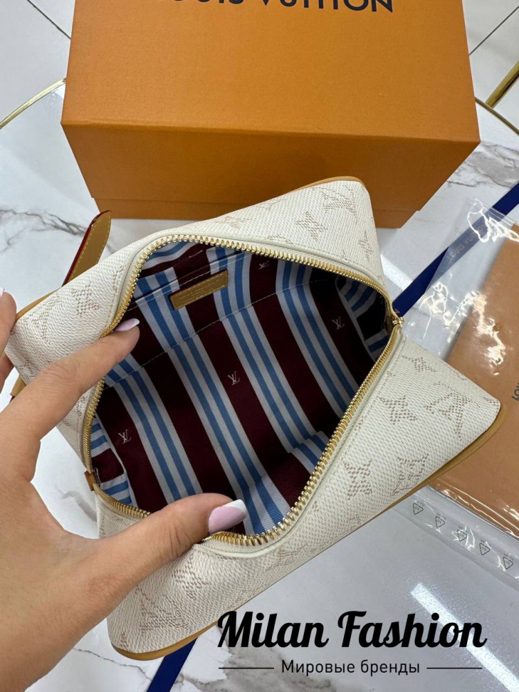 Несессер  Louis Vuitton V52376. Вид 3