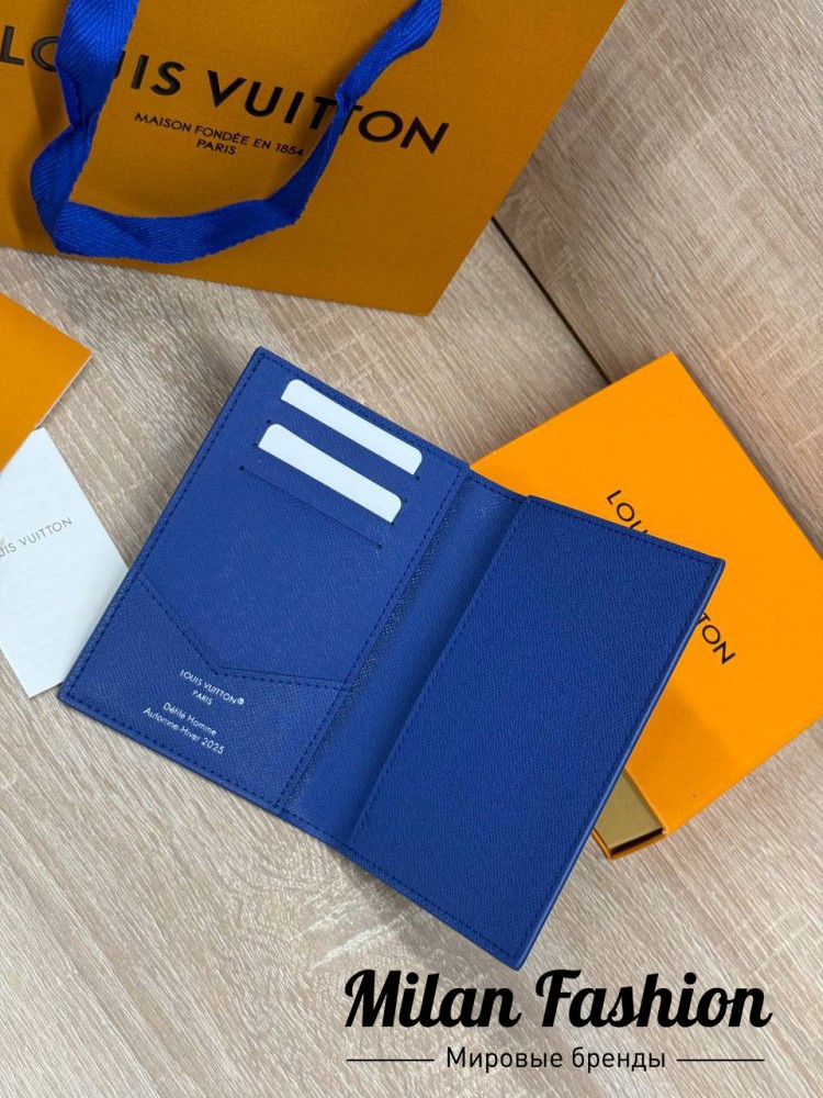 Обложка на паспорт  Louis Vuitton V52360. Вид 3