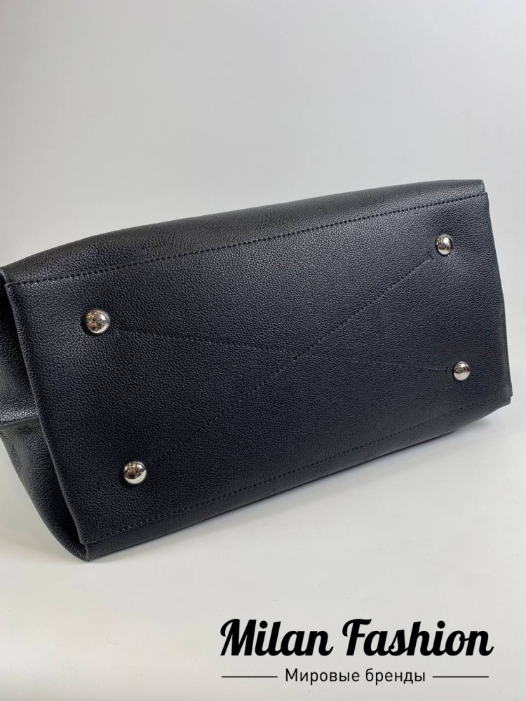 Сумка-хобо Carmel Louis Vuitton V33588. Вид 3