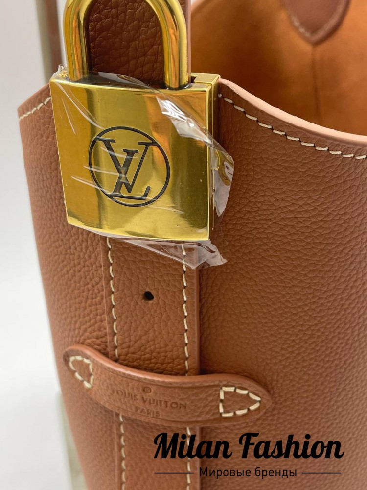 Сумка Low Key Hobo Louis Vuitton V33582. Вид 5