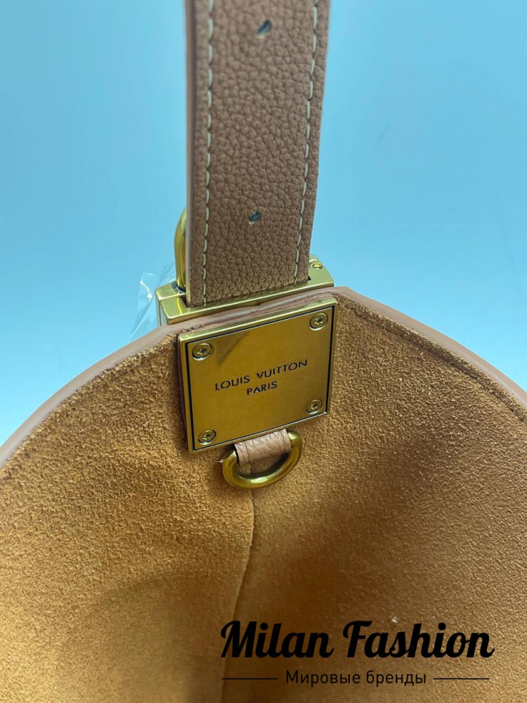 Сумка Low Key Hobo Louis Vuitton V33582. Вид 6