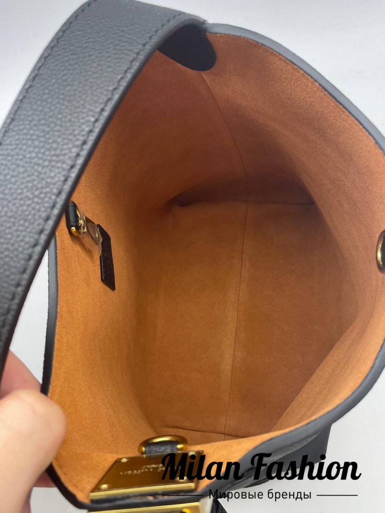 Сумка Low Key Hobo Louis Vuitton V33586. Вид 3