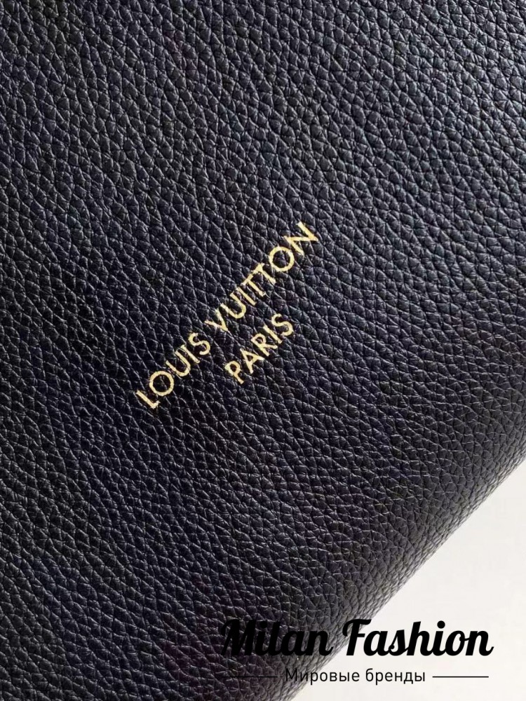 Сумка  Low Key Hobo Louis Vuitton V33584. Вид 3