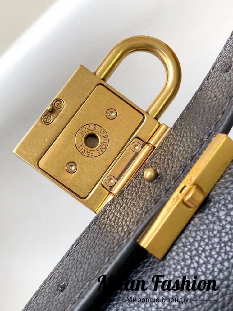 Сумка  Low Key Hobo Louis Vuitton V33584. Вид 8