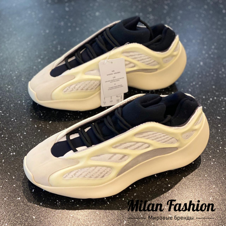 Кроссовки Adidas Yeezy Boost v2220. Вид 1
