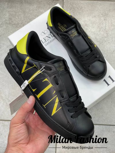 Сникерсы  Valentino #V13737