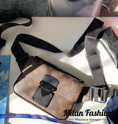 Сумка поясная  Louis Vuitton #V10045